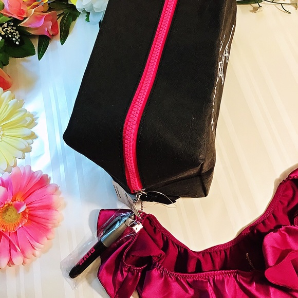 Pink Victoria’s Secret Combo. Intimate/Bag - Picture 9 of 13